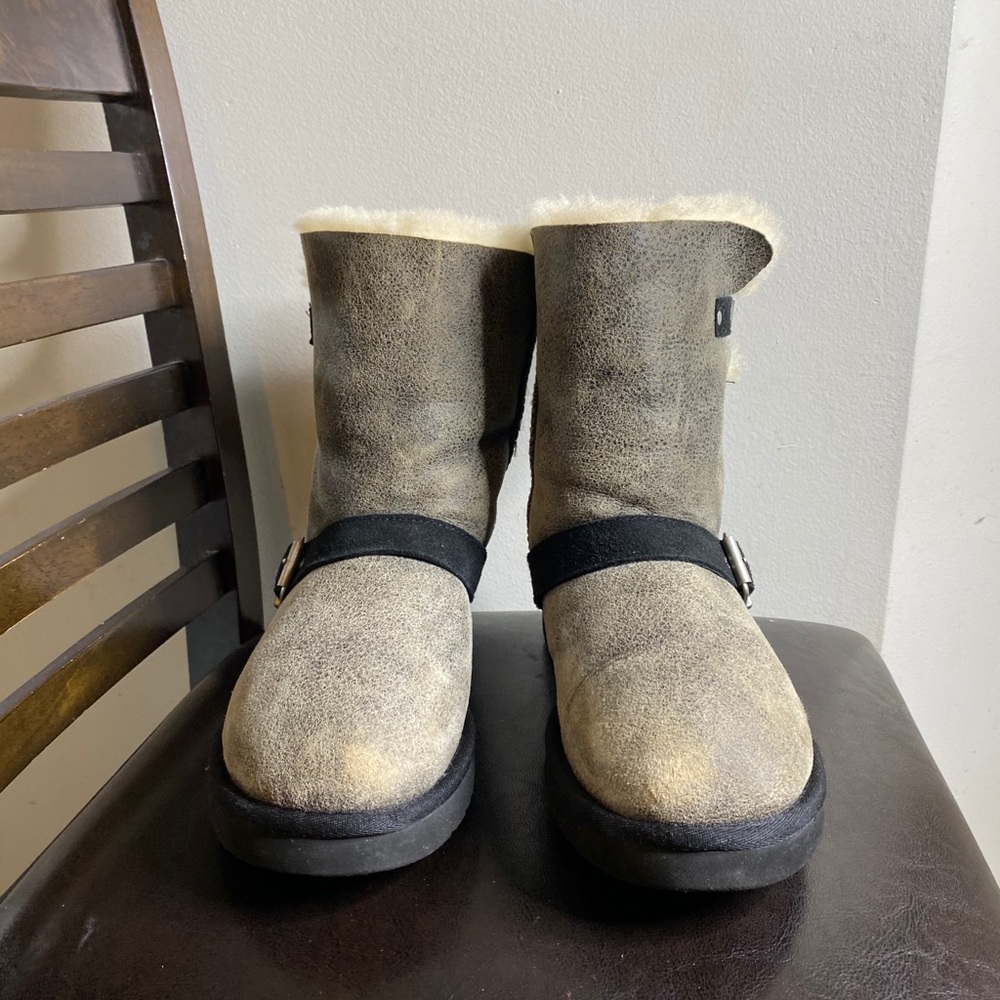 COPY - UGG Dylyn Classic Short Boot